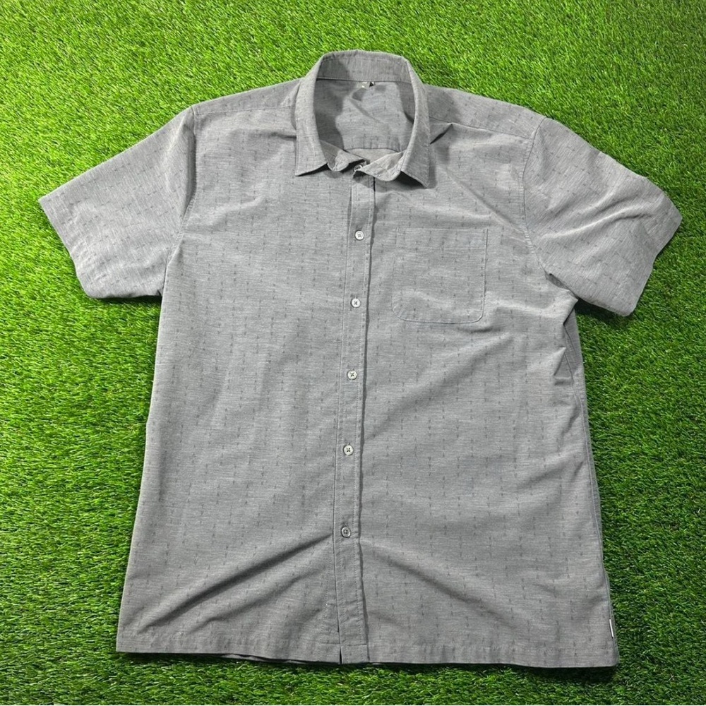 Vuori Gray with Chevron Pattern Casual Button Down Shirt Short Sleeve